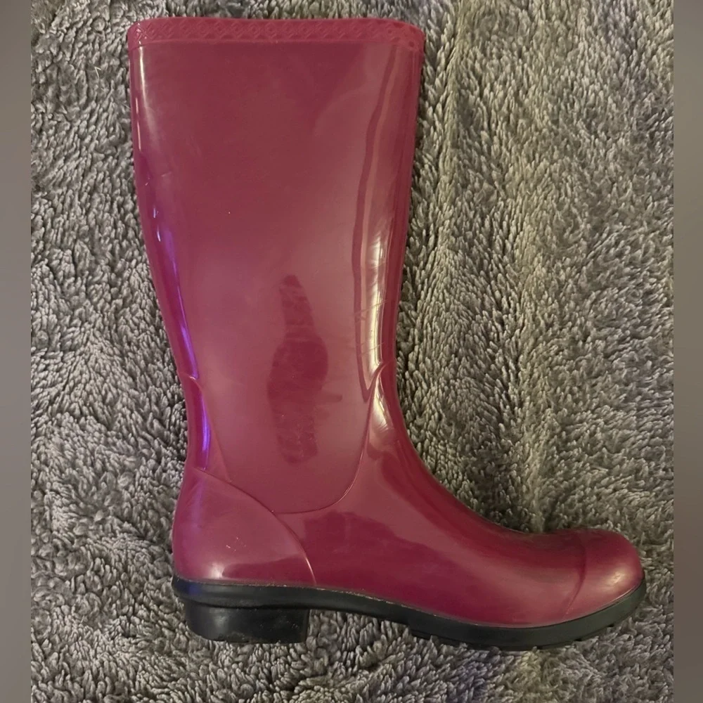 UGG Women's Shayne Rain Boots Size 8